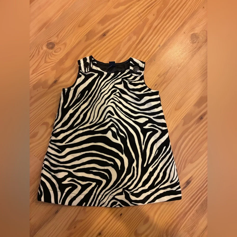 Baby Gap Zebra Print A-Lined Shift Dress - Black & White super soft